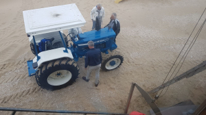 aankomst nieuwe trekker