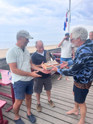 Eerste prijs Ralph en Wim uitgereikt door Sybrand